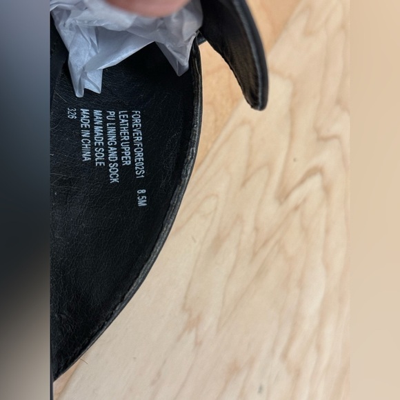 Steve Madden mules flat black with gold chair detail size 8.5 - Picture 6 of 6